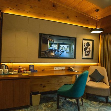 Radisson Blu Resort دارامشالا المظهر الخارجي الصورة