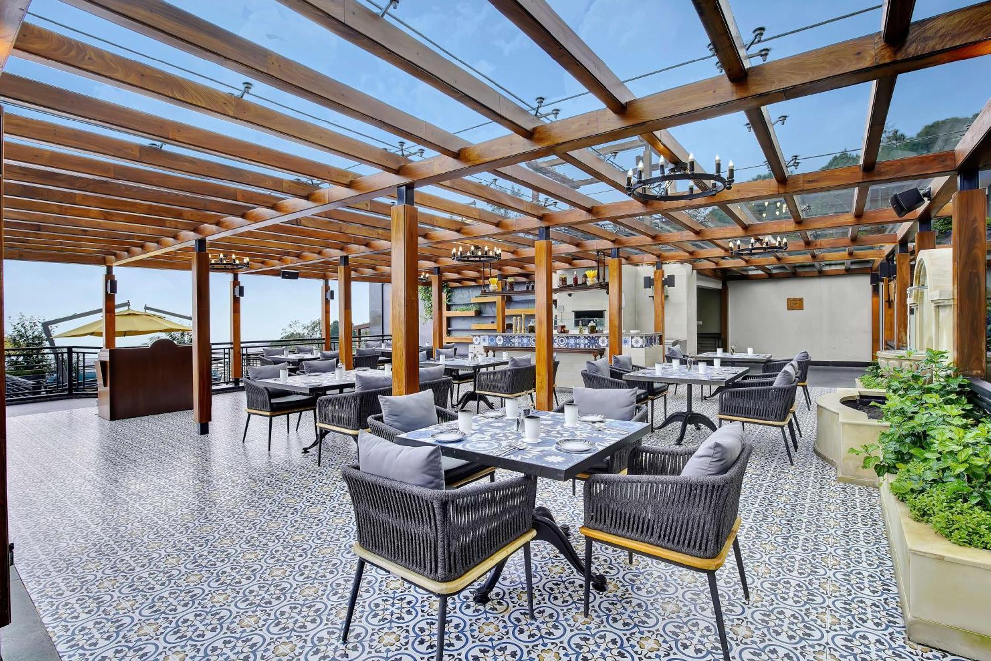 Radisson Blu Resort دارامشالا المظهر الخارجي الصورة